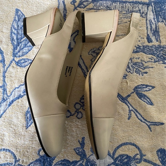 Highlights I Payless I Christy I Slingbacks I Bone - Picture 7 of 16